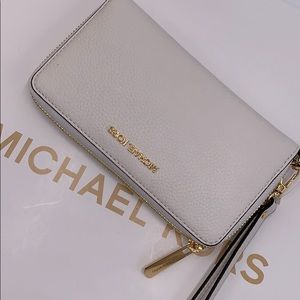 Michael Kors Jet Set Travel Phone Wallet Wristlet